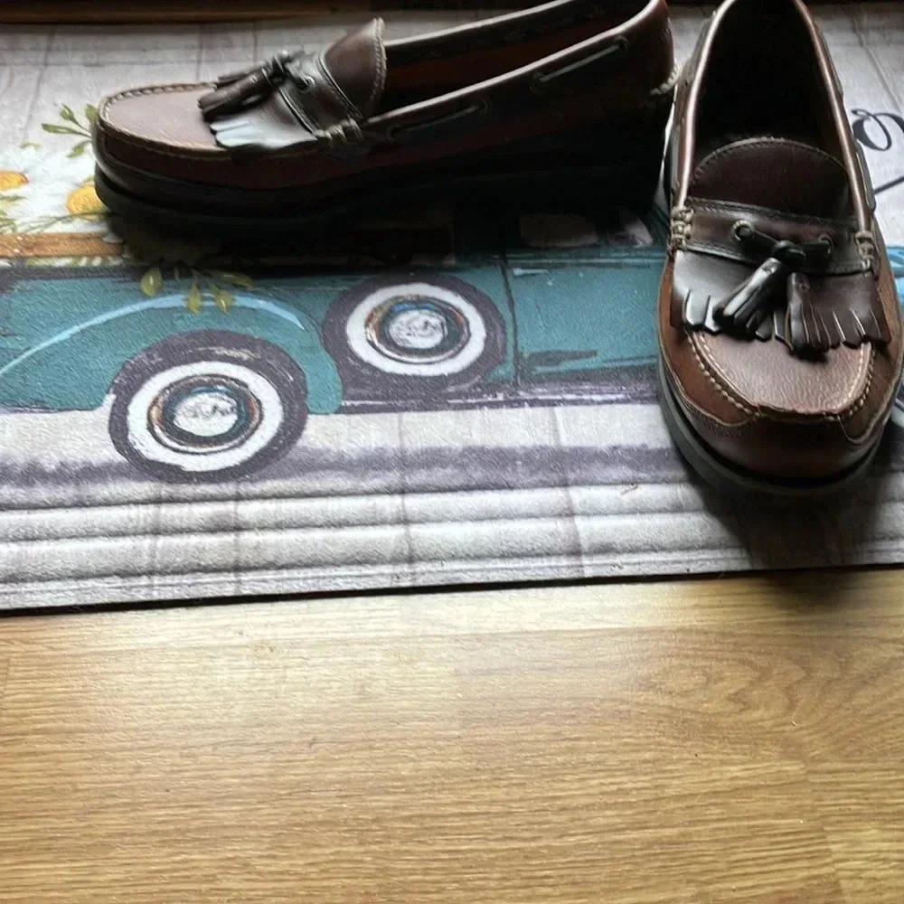 Dockers men’s leather slip on loafer size 11 medium Excellent used condition.